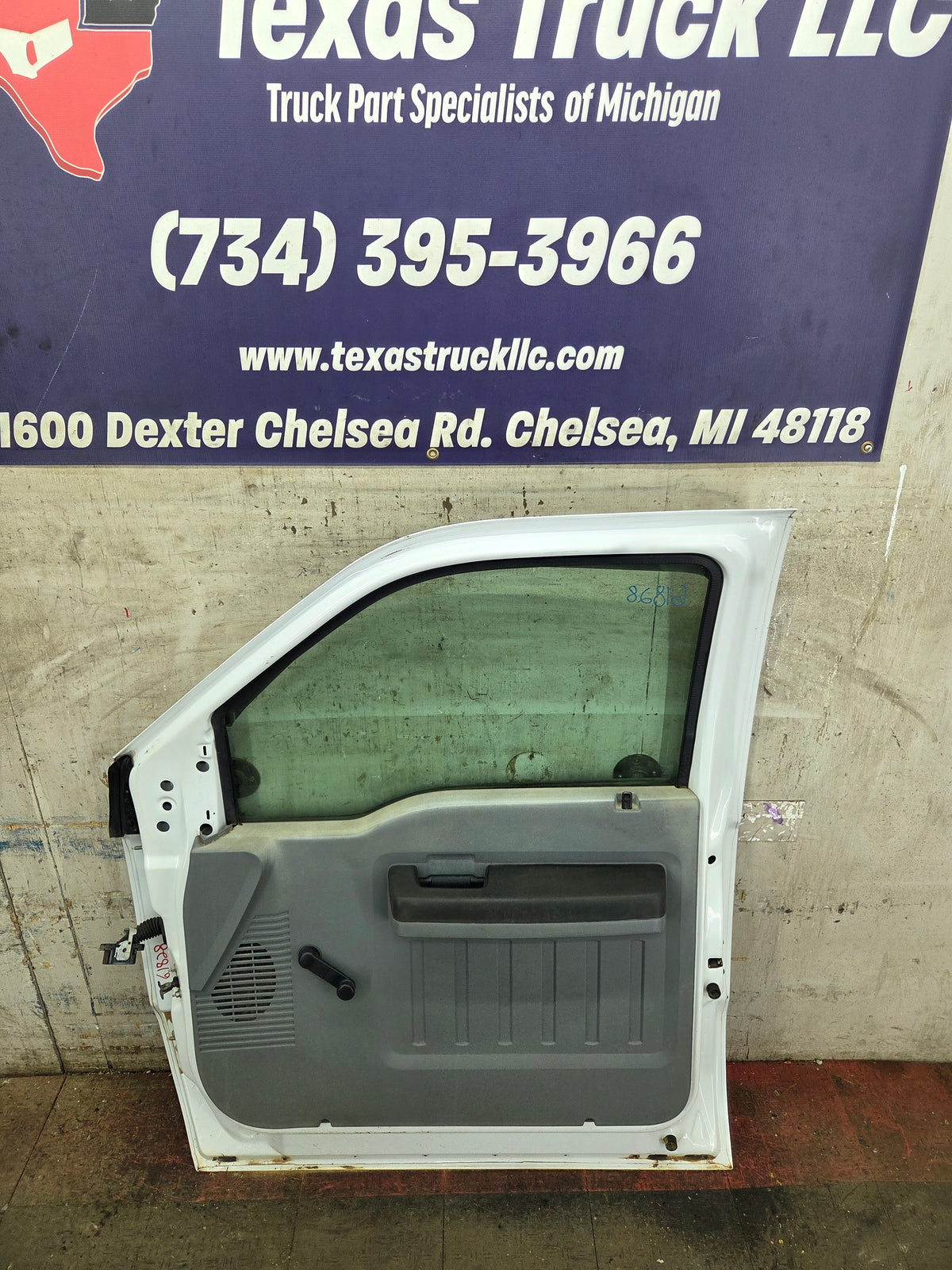 2012-2016 Ford Super Duty RH Passenger Side Front Door F250 F350 F450 F550