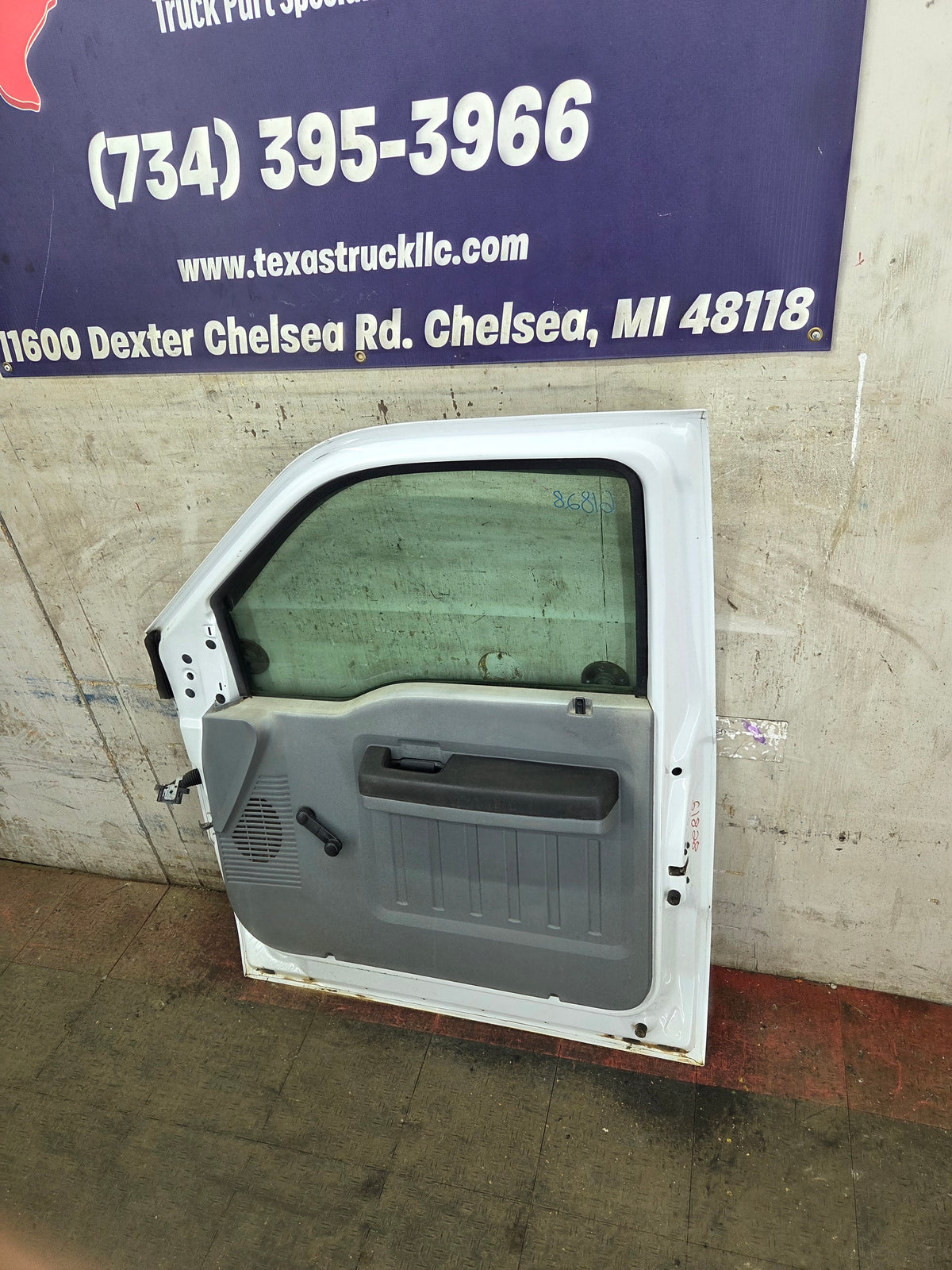2012-2016 Ford Super Duty RH Passenger Side Front Door F250 F350 F450 F550