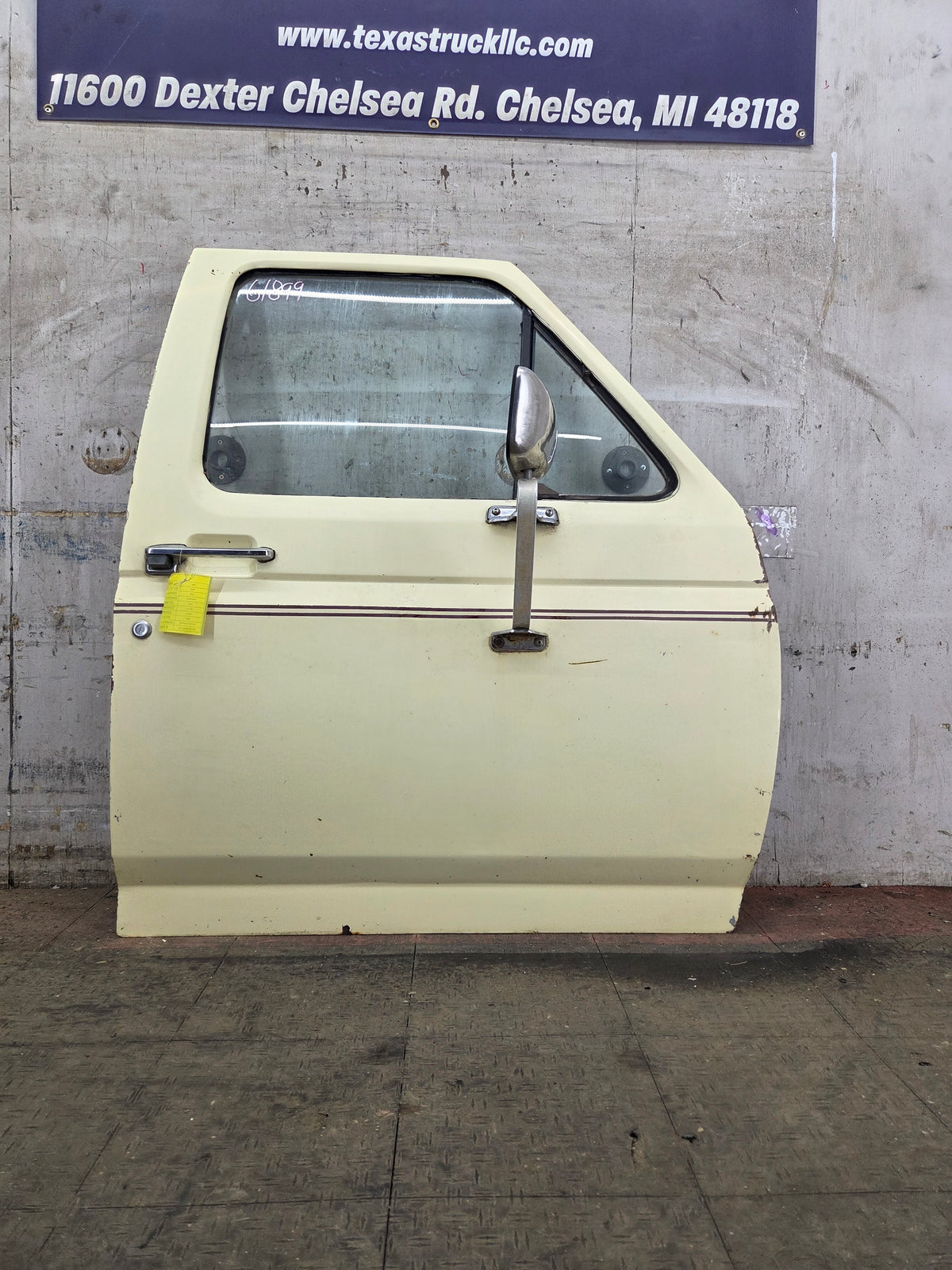 1980-1986 Ford F Series F250 F350 F450 F550 Passenger Side Front Door RH