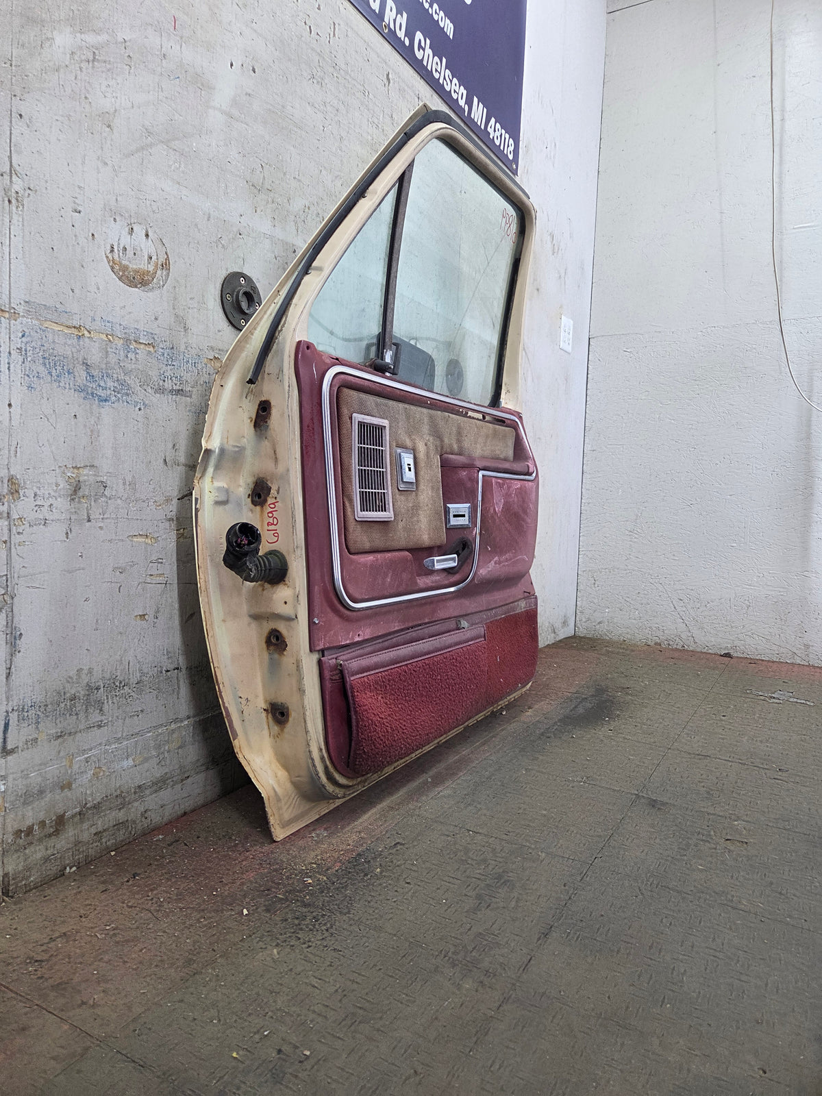 1980-1986 Ford F Series F250 F350 F450 F550 Passenger Side Front Door RH