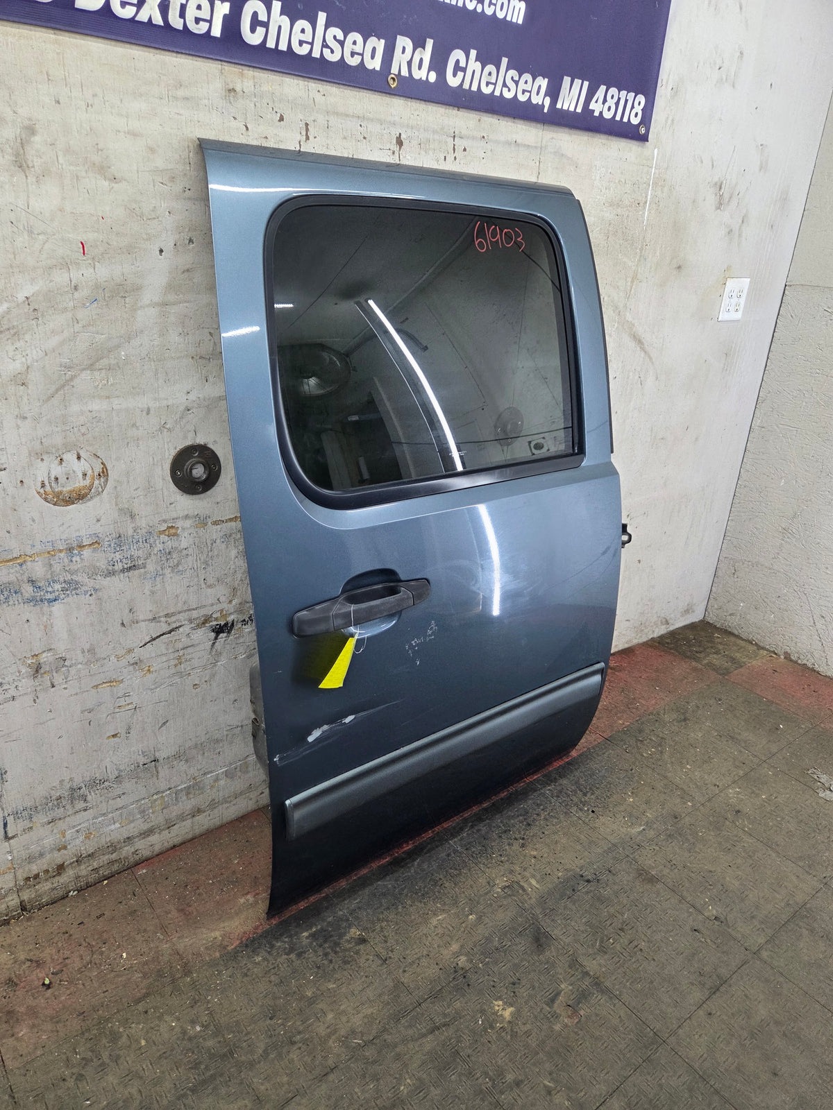 2007-2013 Chevrolet Silverado / GMC Sierra 1500 2500 3500 HD Crew Cab RH Passenger Rear Door