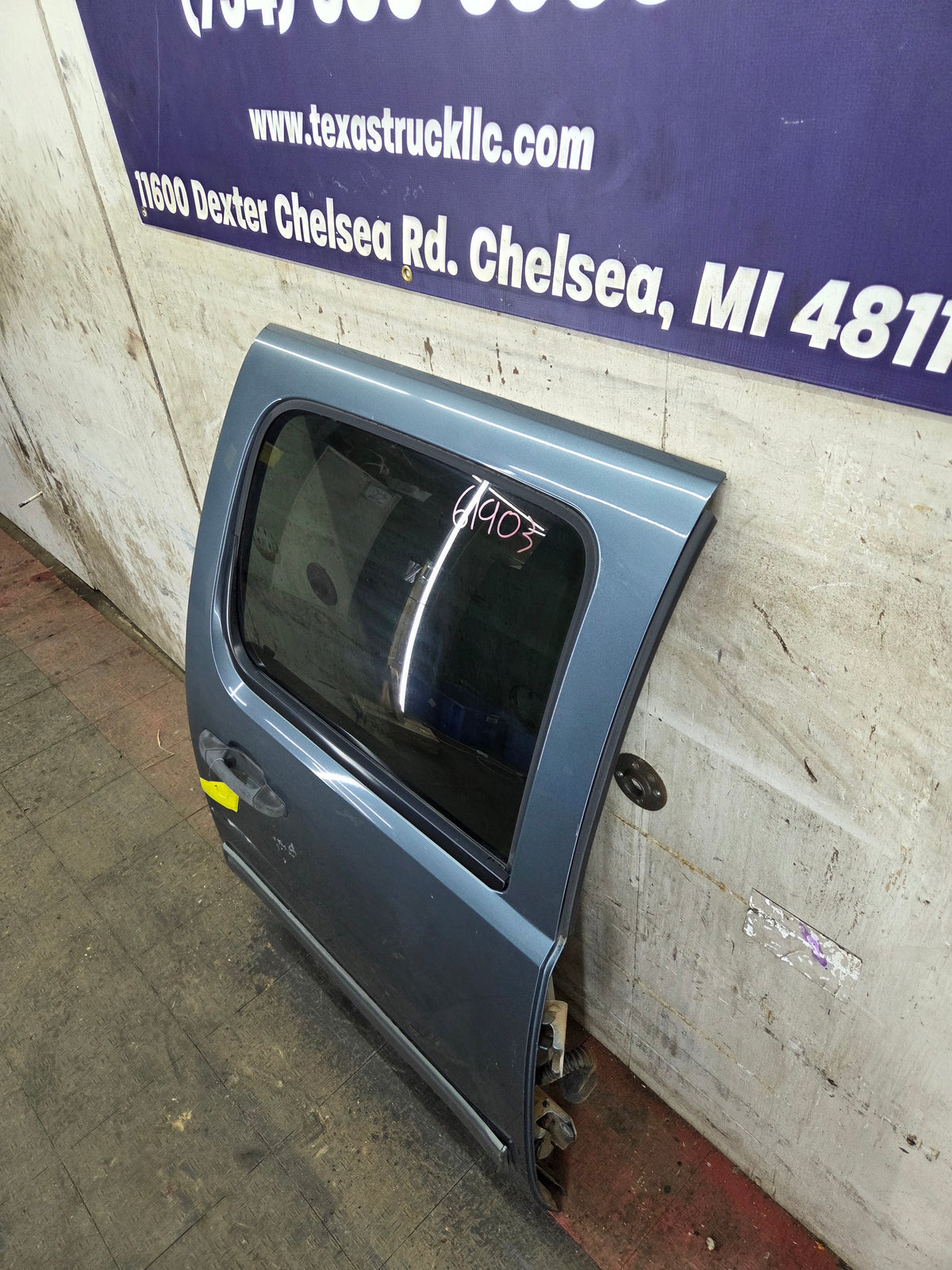 2007-2013 Chevrolet Silverado / GMC Sierra 1500 2500 3500 HD Crew Cab RH Passenger Rear Door
