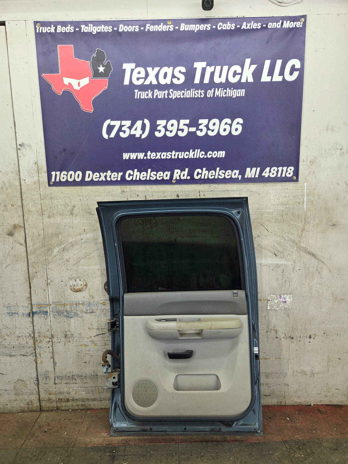 2007-2013 Chevrolet Silverado / GMC Sierra 1500 2500 3500 HD Crew Cab RH Passenger Rear Door