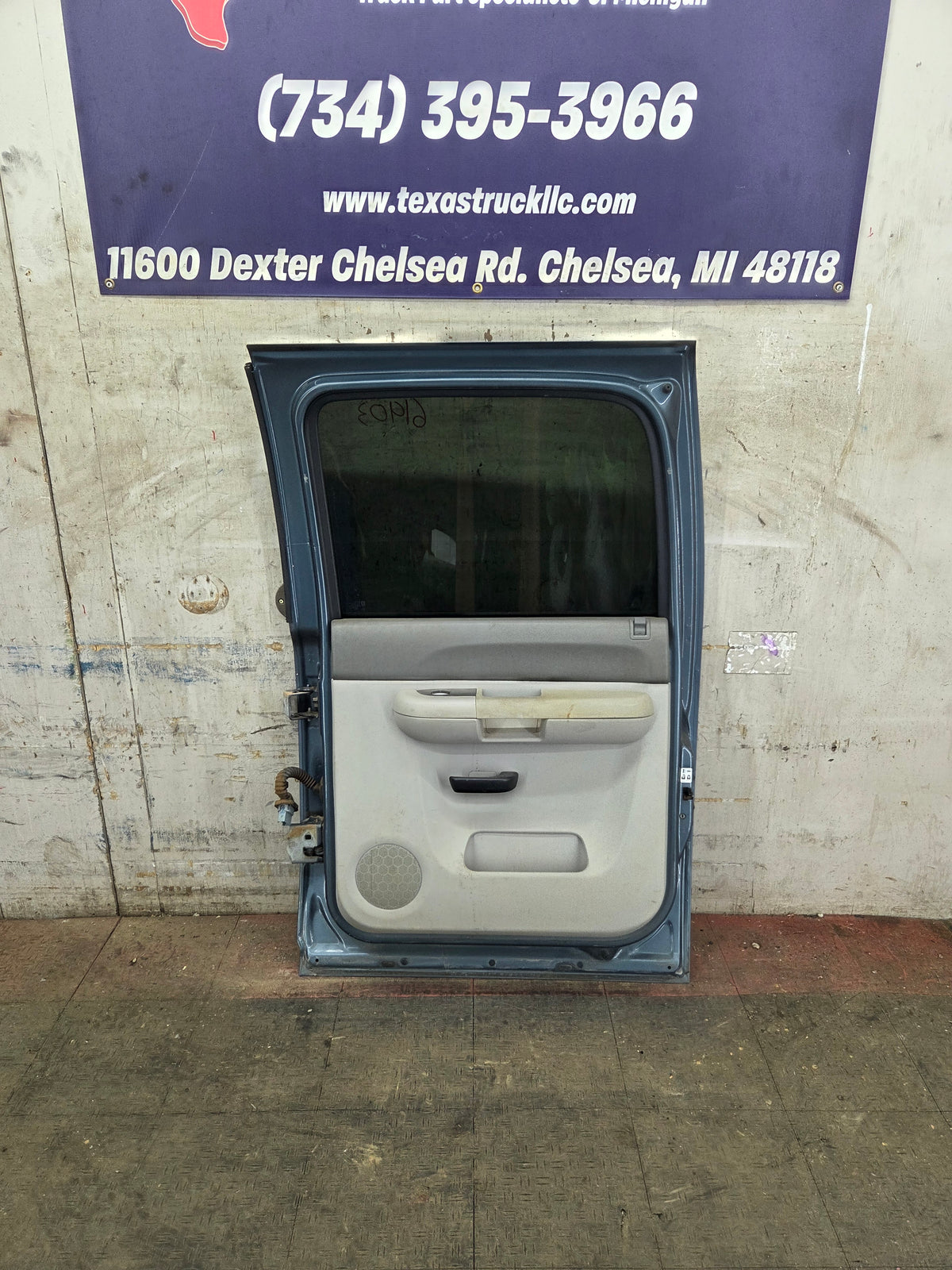 2007-2013 Chevrolet Silverado / GMC Sierra 1500 2500 3500 HD Crew Cab RH Passenger Rear Door