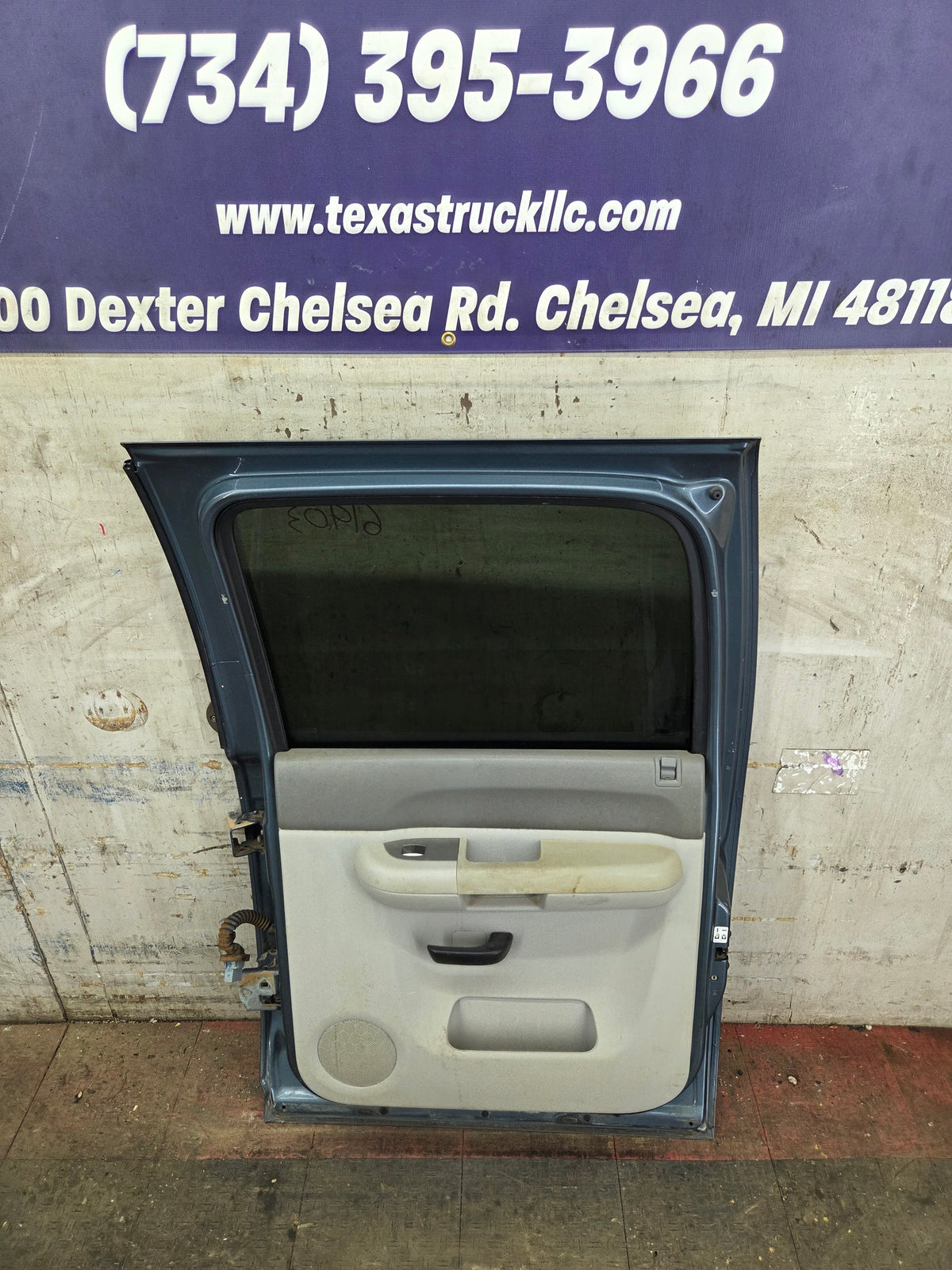 2007-2013 Chevrolet Silverado / GMC Sierra 1500 2500 3500 HD Crew Cab RH Passenger Rear Door