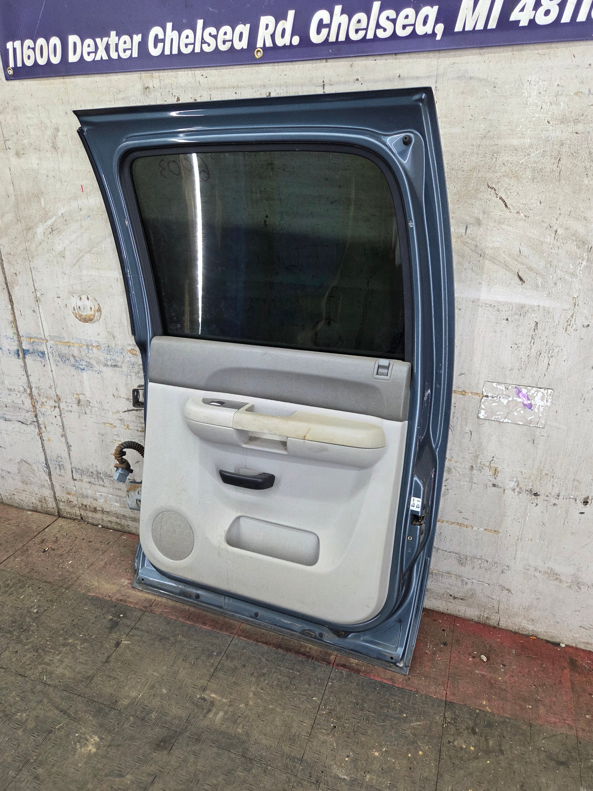 2007-2013 Chevrolet Silverado / GMC Sierra 1500 2500 3500 HD Crew Cab RH Passenger Rear Door