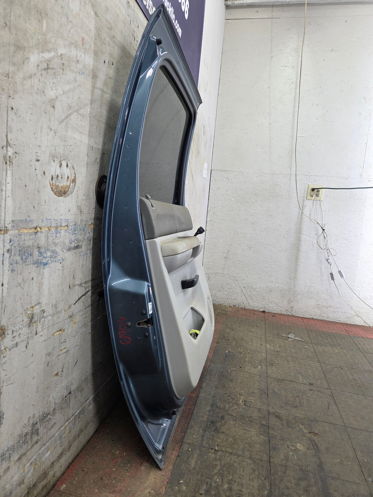 2007-2013 Chevrolet Silverado / GMC Sierra 1500 2500 3500 HD Crew Cab LH Driver Side Rear Door
