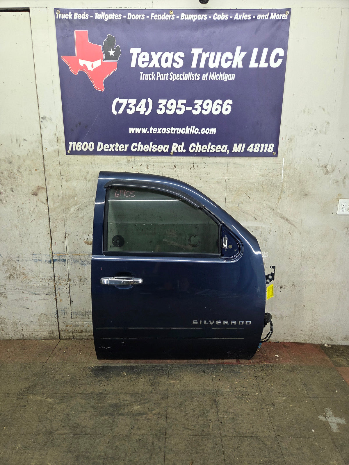 2007-2013 Chevrolet Silverado / GMC Sierra 1500 2500 3500 HD RH Front Passenger Side Door