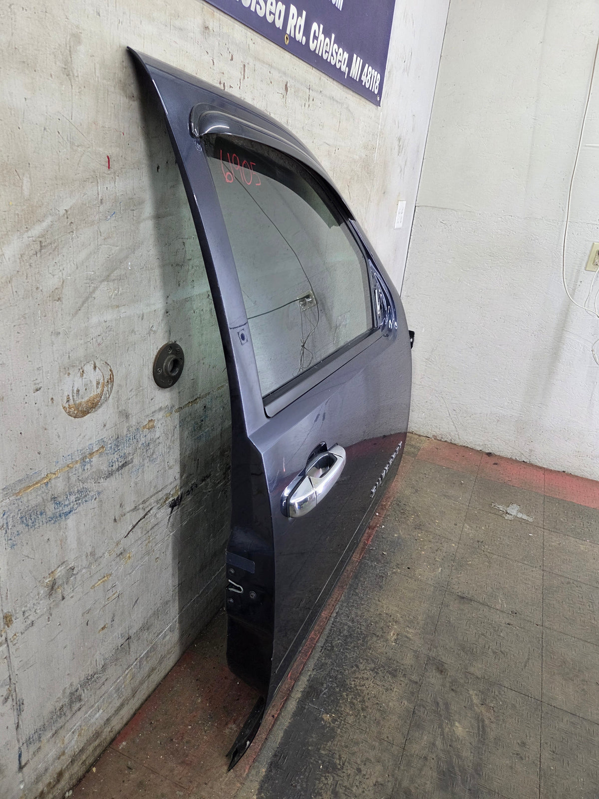 2007-2013 Chevrolet Silverado / GMC Sierra 1500 2500 3500 HD RH Front Passenger Side Door