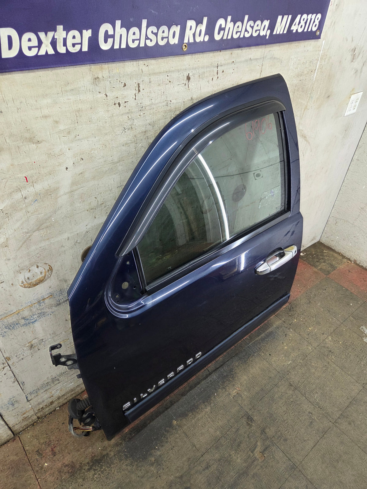 2007-2013 Chevrolet Silverado 1500 2500 3500 HD LH Front Driver Side Door