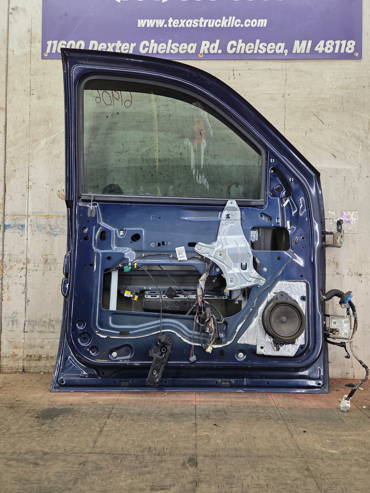 2007-2013 Chevrolet Silverado 1500 2500 3500 HD LH Front Driver Side Door