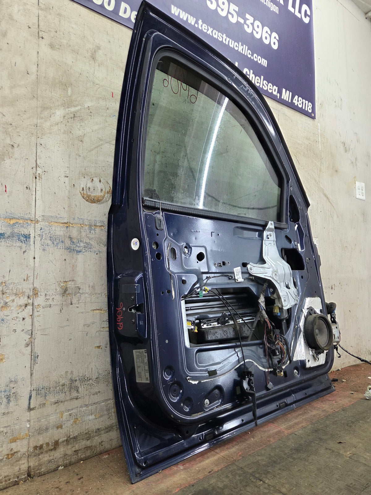 2007-2013 Chevrolet Silverado 1500 2500 3500 HD LH Front Driver Side Door