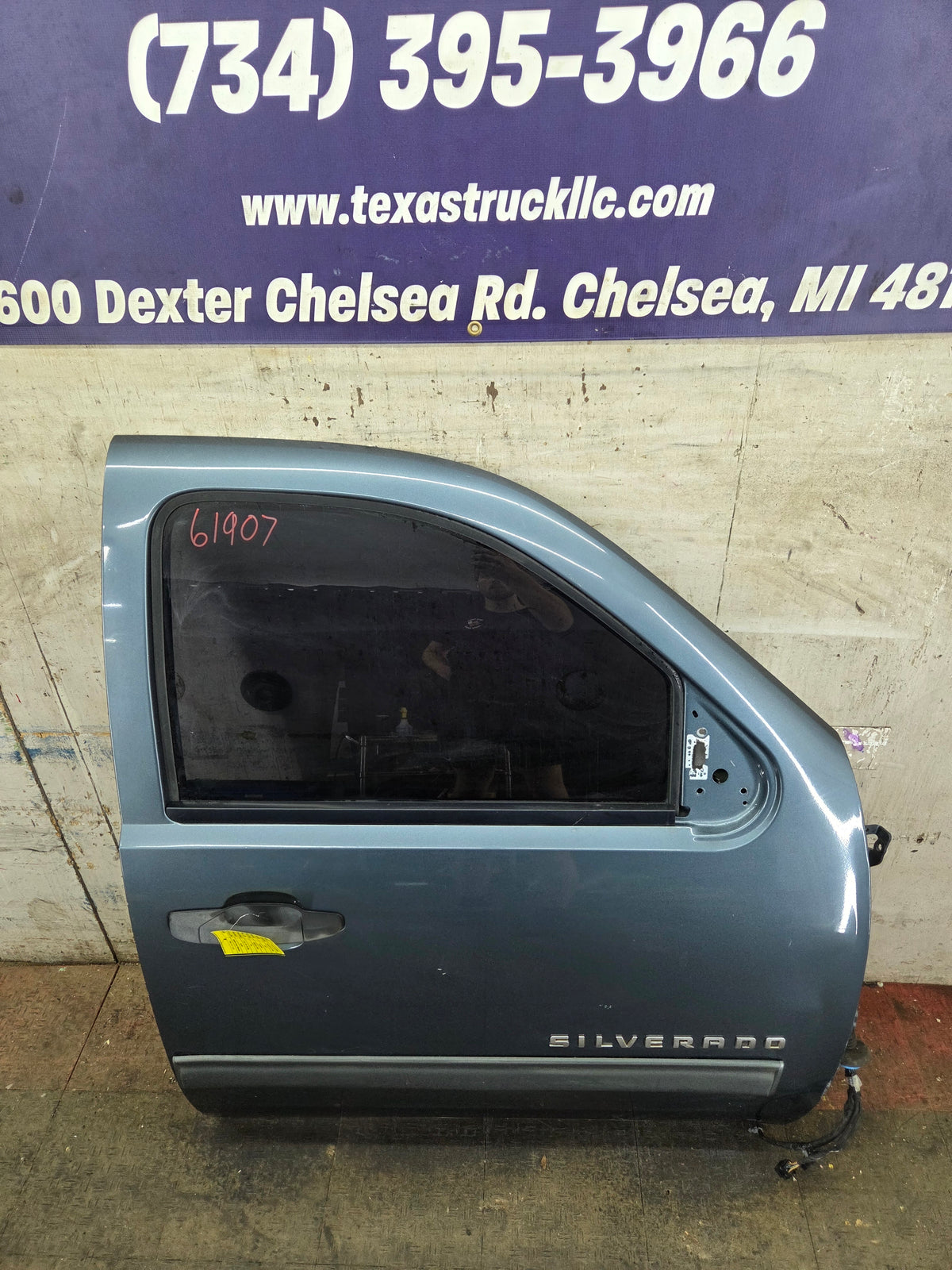 2007-2013 Chevrolet Silverado / GMC Sierra 1500 2500 3500 HD RH Front Passenger Side Door