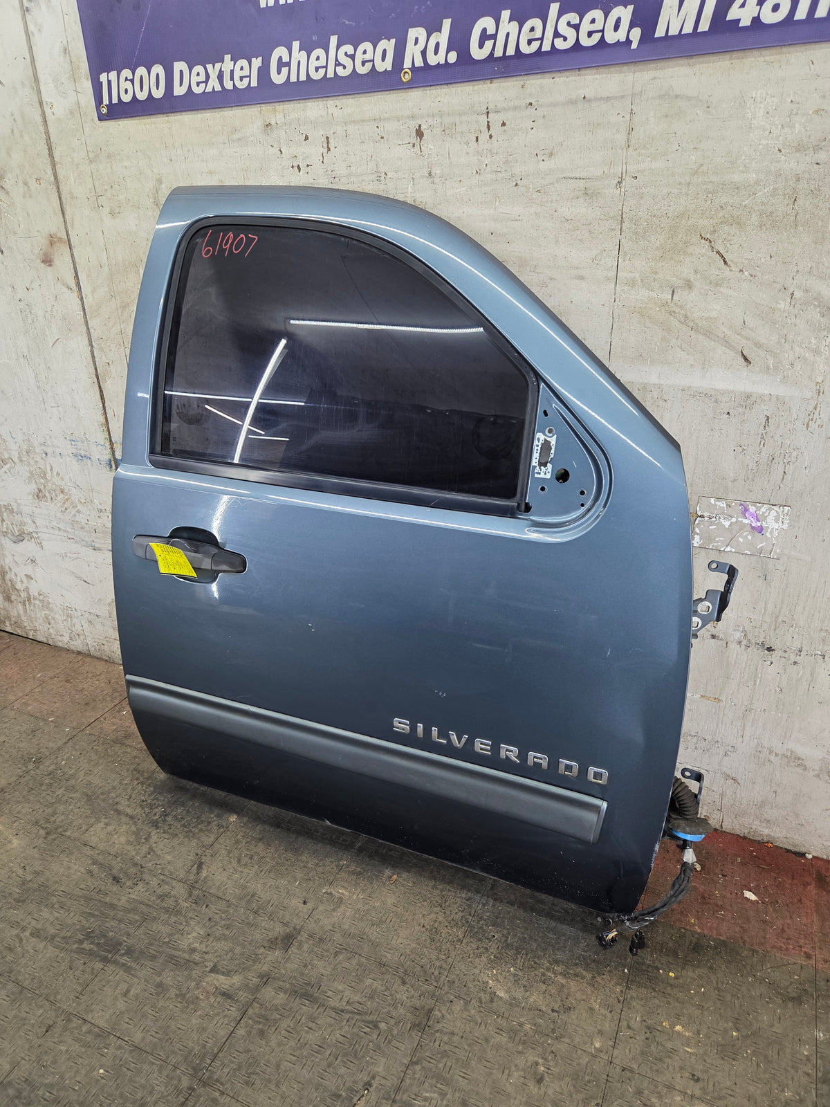 2007-2013 Chevrolet Silverado / GMC Sierra 1500 2500 3500 HD RH Front Passenger Side Door
