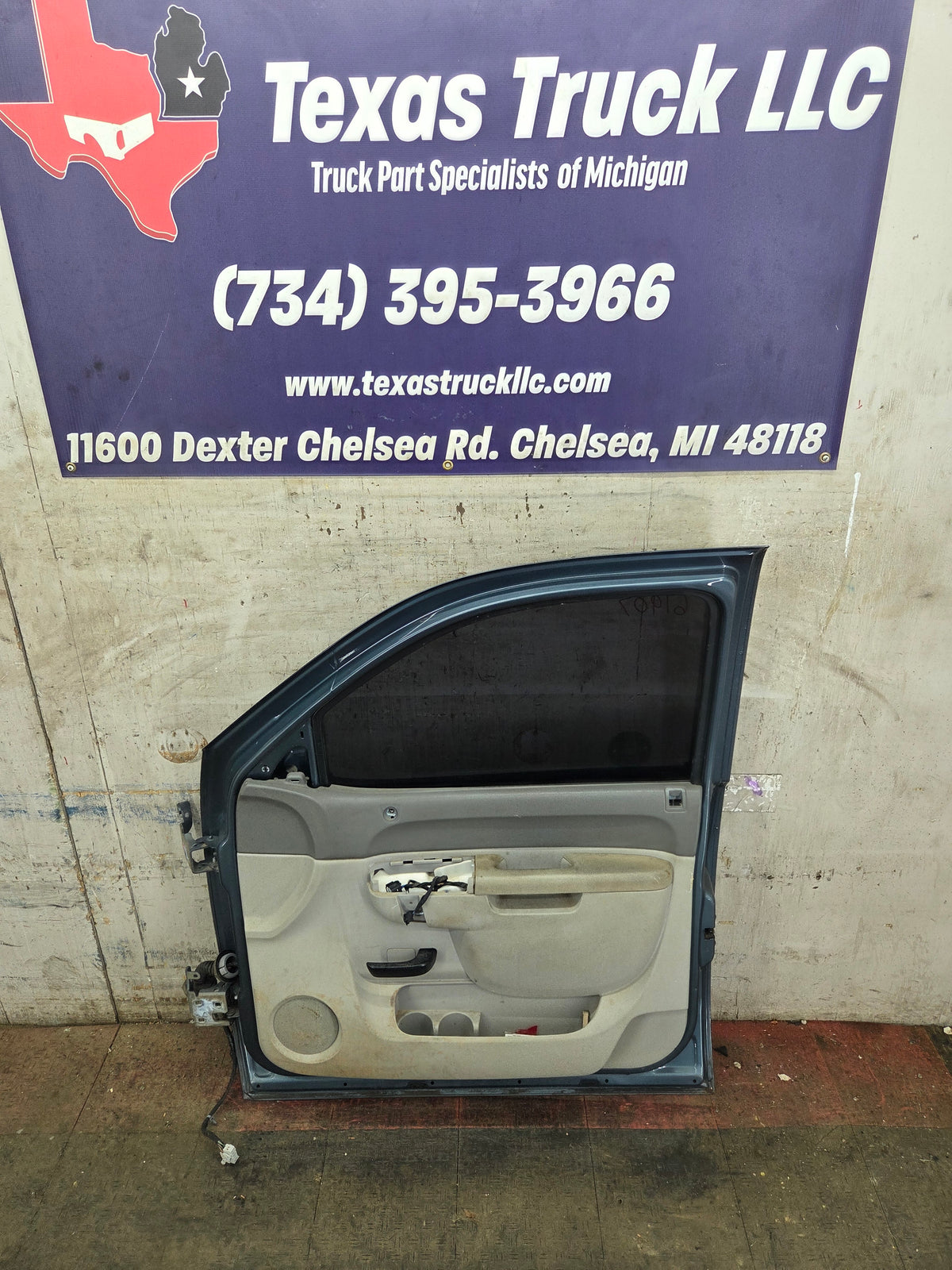 2007-2013 Chevrolet Silverado / GMC Sierra 1500 2500 3500 HD RH Front Passenger Side Door