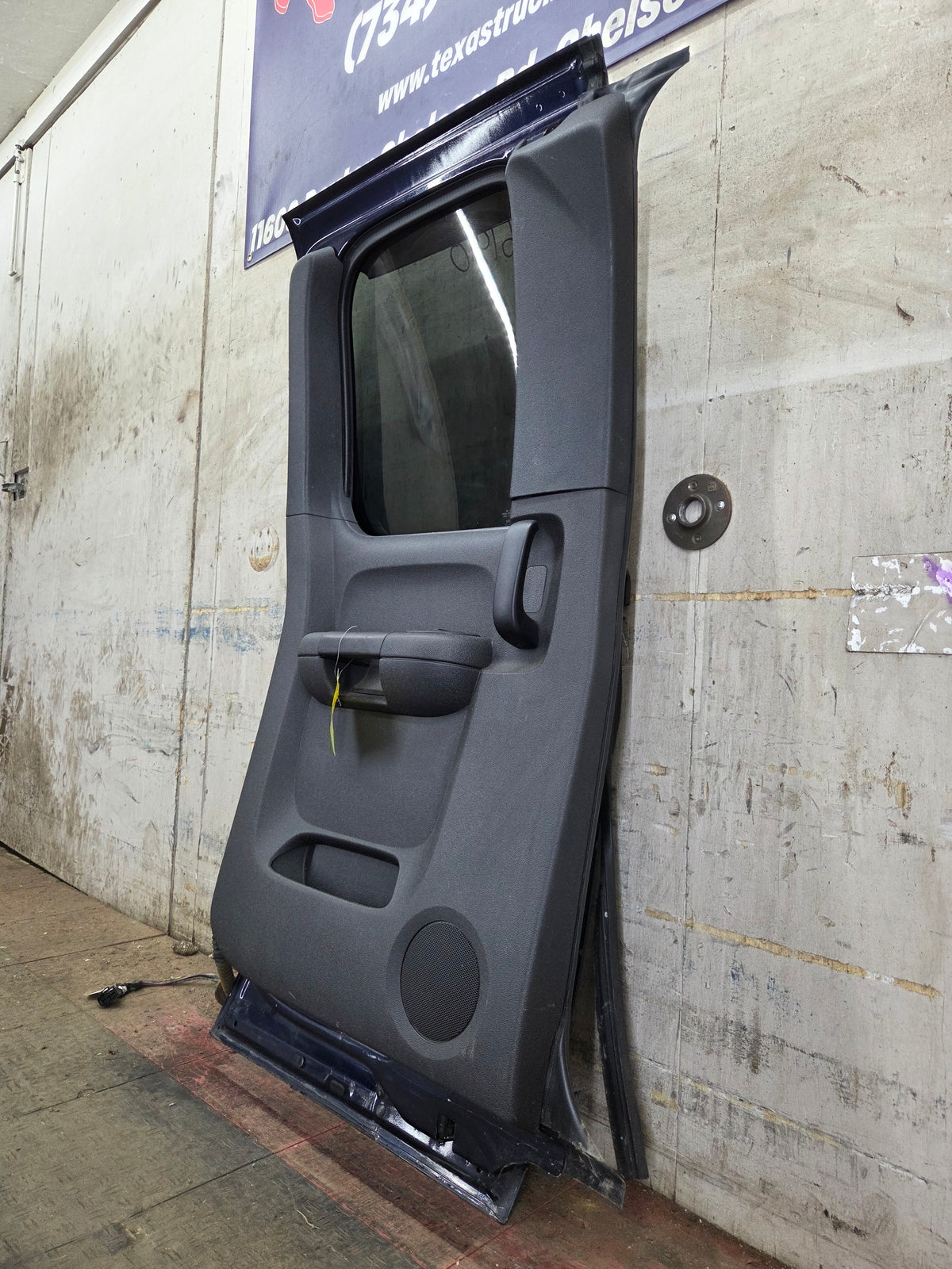 2007-2013 Chevrolet Silverado 1500 2500 3500 HD Driver Side Extended Cab LH Rear Door