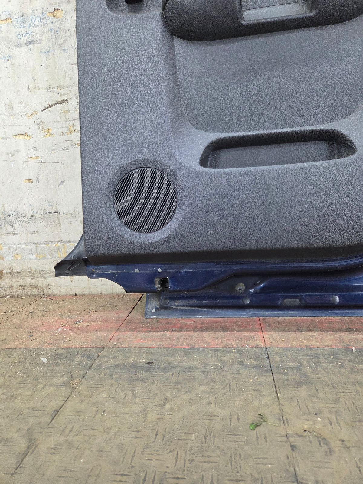 2007-2013 Chevrolet Silverado / GMC Sierra 1500 2500 3500 HD Passenger side Extended Cab RH Rear Door