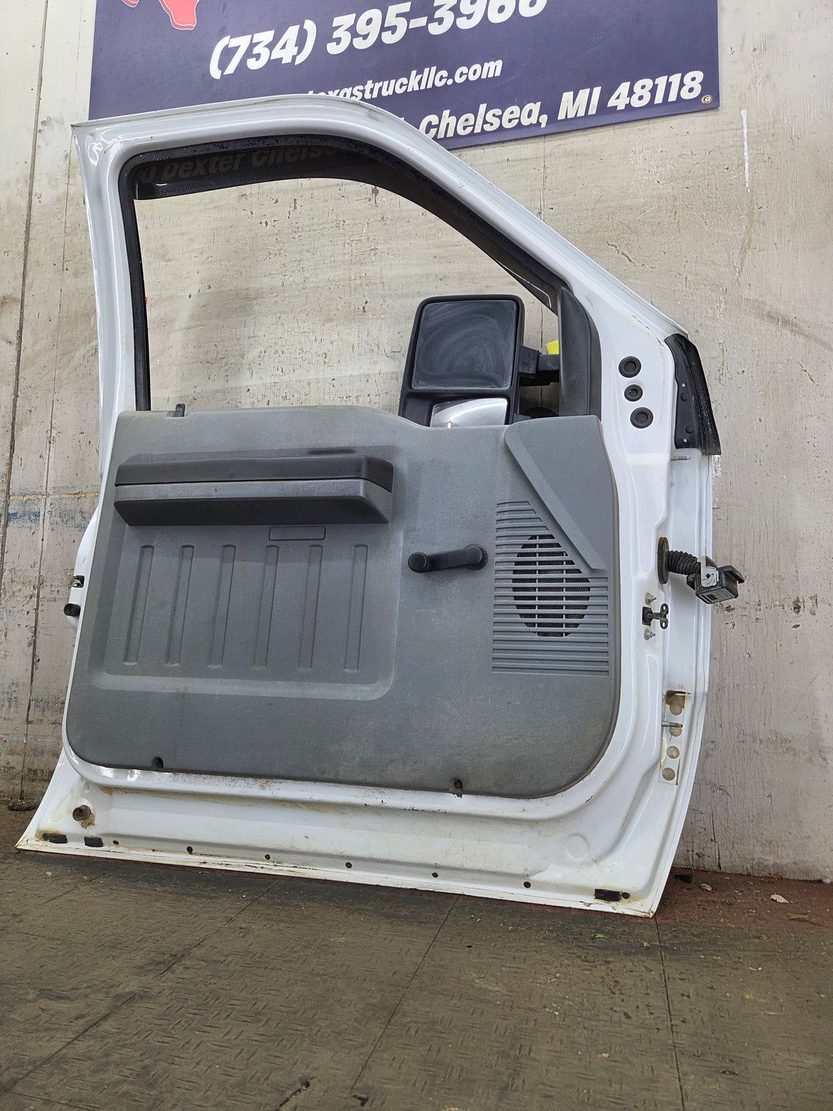 2012-2016 Ford Super Duty LH Driver Side Front Door F250 F350 F450 F550