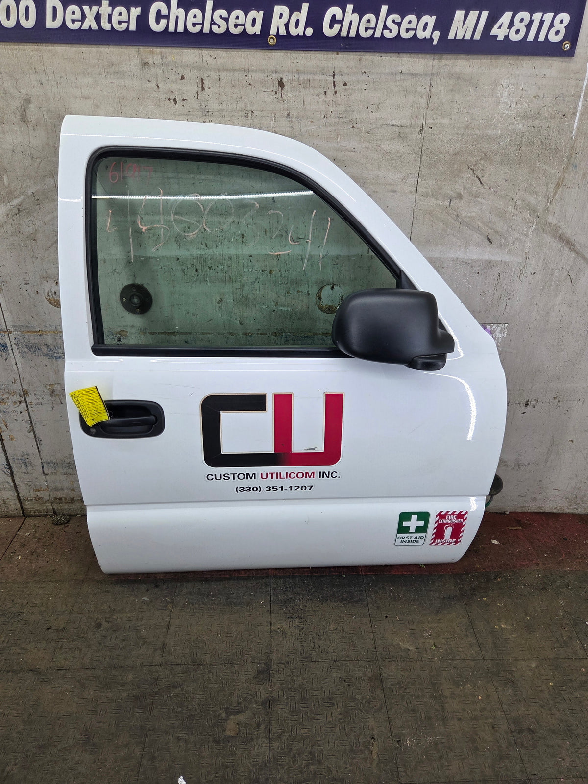 1999-2006 Chevrolet Silverado / GMC Sierra 1500 2500 3500 HD Front Passenger side Door RH