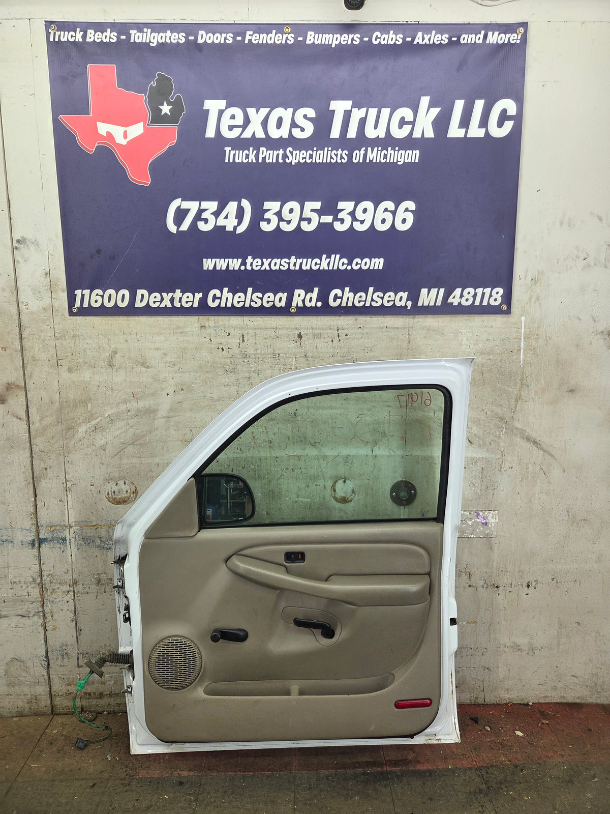 1999-2006 Chevrolet Silverado / GMC Sierra 1500 2500 3500 HD Front Passenger side Door RH