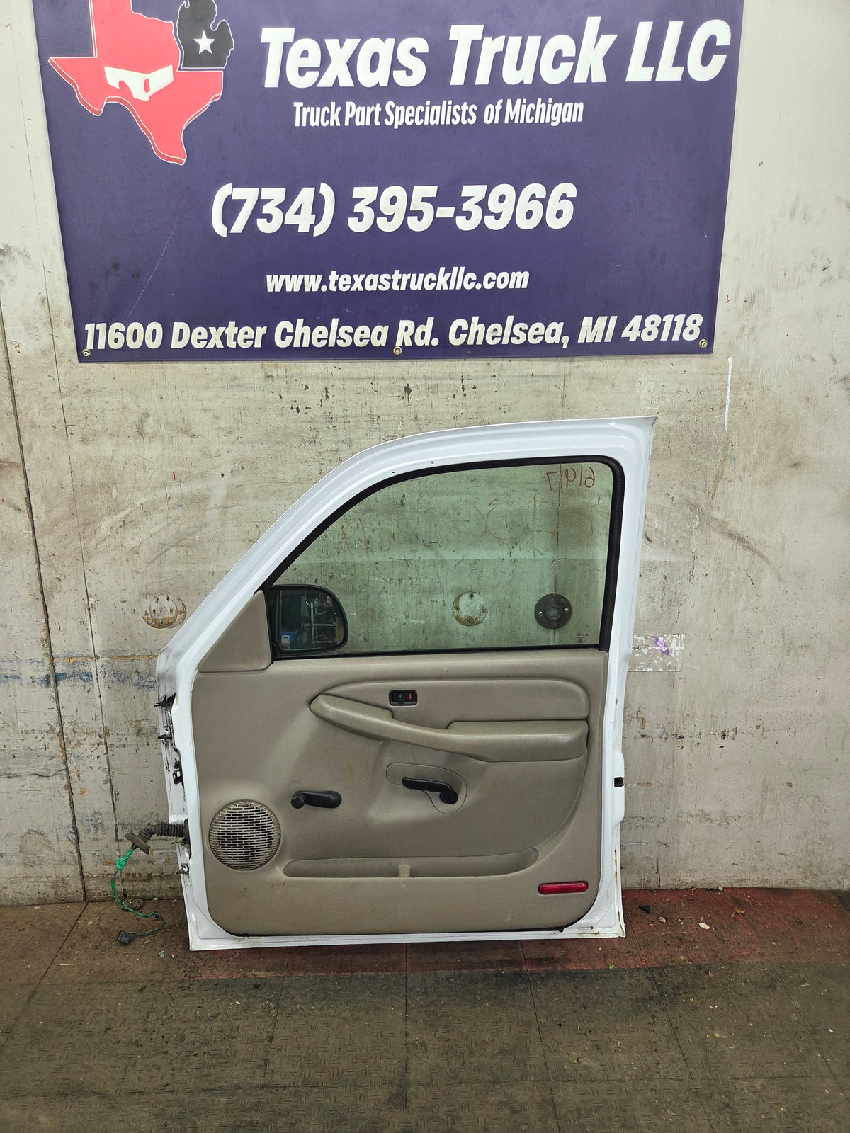 1999-2006 Chevrolet Silverado / GMC Sierra 1500 2500 3500 HD Front Passenger side Door RH