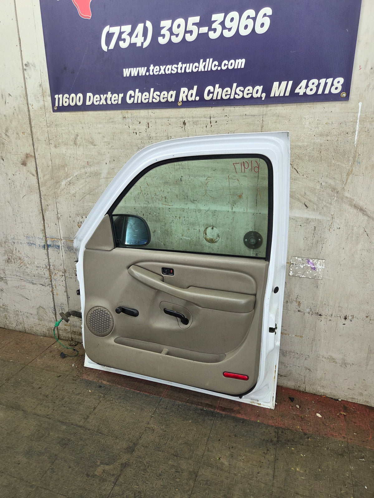 1999-2006 Chevrolet Silverado / GMC Sierra 1500 2500 3500 HD Front Passenger side Door RH