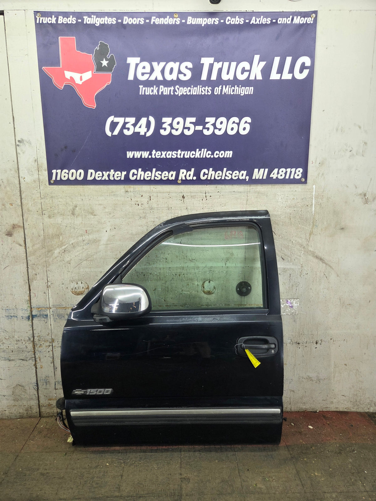 1999-2006 Chevrolet Silverado / GMC Sierra 1500 2500 3500 HD Front Driver Side Door LH