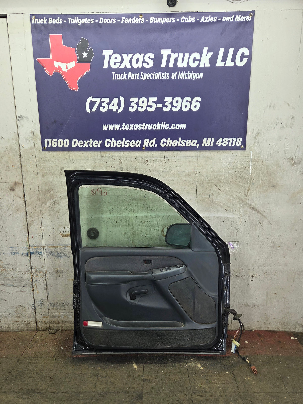 1999-2006 Chevrolet Silverado / GMC Sierra 1500 2500 3500 HD Front Driver Side Door LH