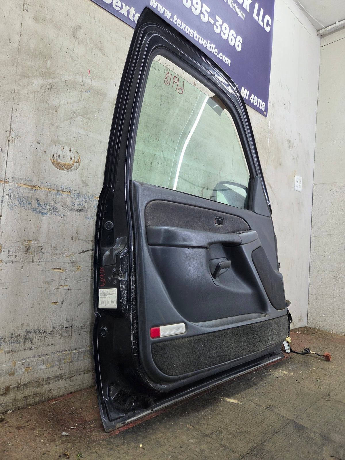 1999-2006 Chevrolet Silverado / GMC Sierra 1500 2500 3500 HD Front Driver Side Door LH