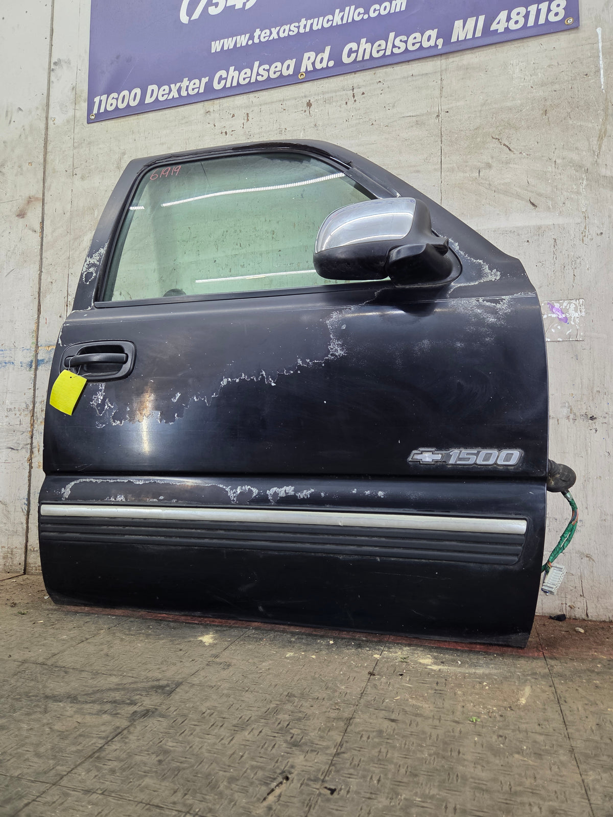 1999-2006 Chevrolet Silverado / GMC Sierra 1500 2500 3500 HD Front Passenger side Door RH