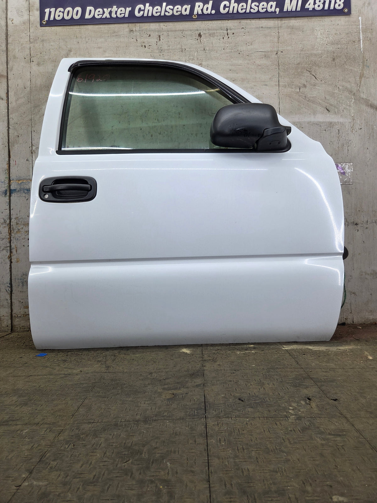 1999-2006 Chevrolet Silverado / GMC Sierra 1500 2500 3500 HD Front Passenger side Door RH