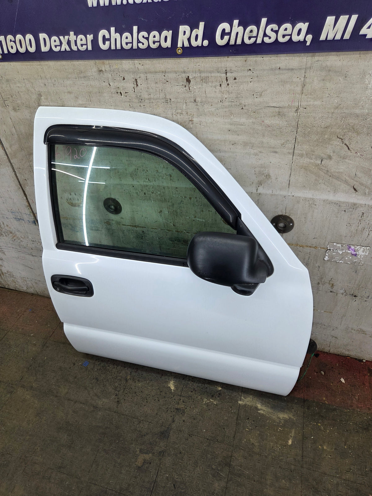 1999-2006 Chevrolet Silverado / GMC Sierra 1500 2500 3500 HD Front Passenger side Door RH