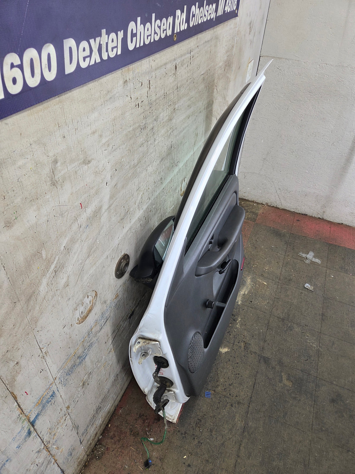 1999-2006 Chevrolet Silverado / GMC Sierra 1500 2500 3500 HD Front Passenger side Door RH