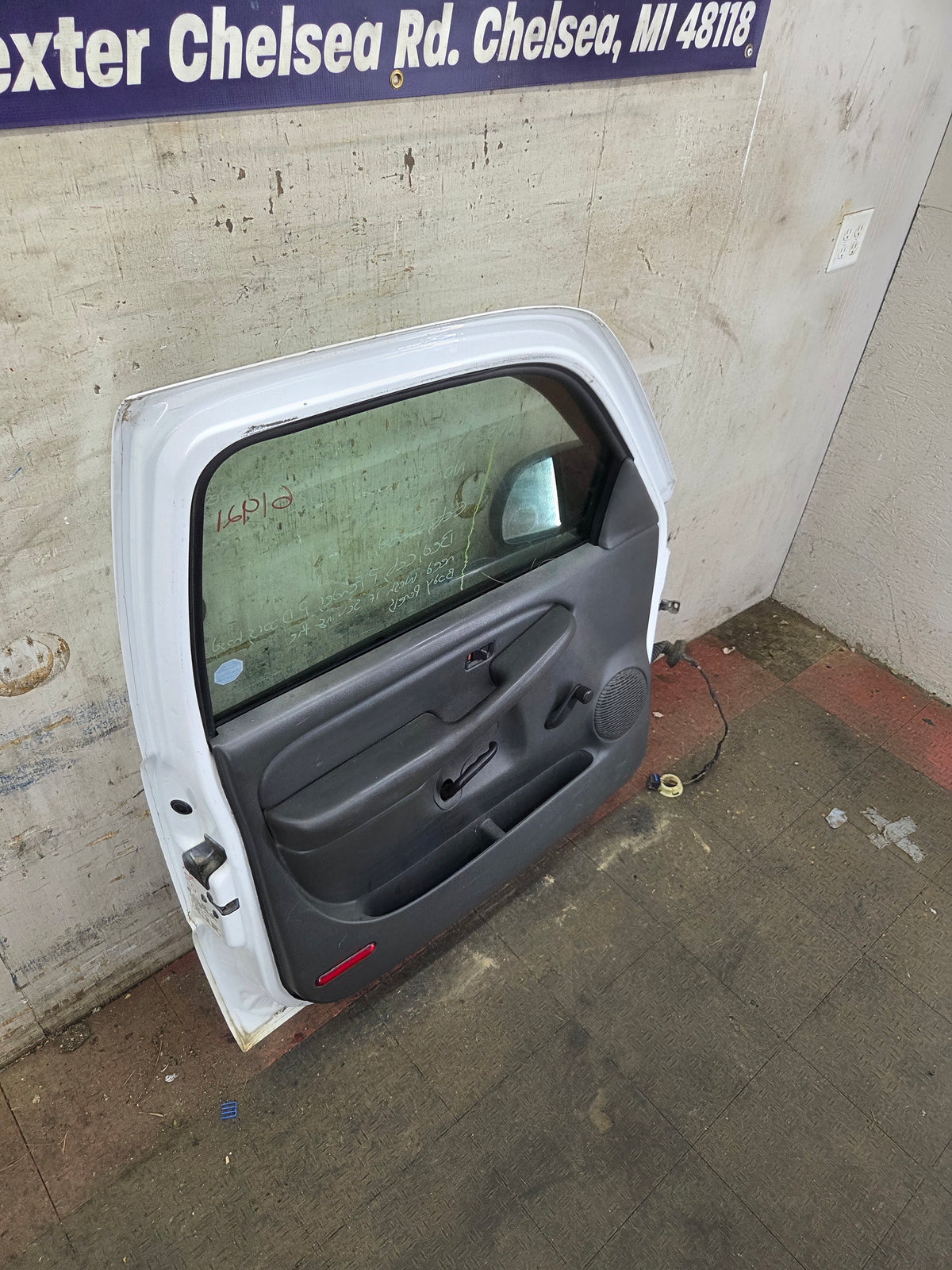 1999-2006 Chevrolet Silverado / GMC Sierra 1500 2500 3500 HD Front Driver Side Door LH