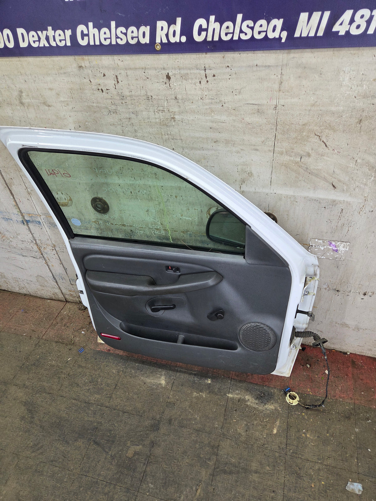 1999-2006 Chevrolet Silverado / GMC Sierra 1500 2500 3500 HD Front Driver Side Door LH