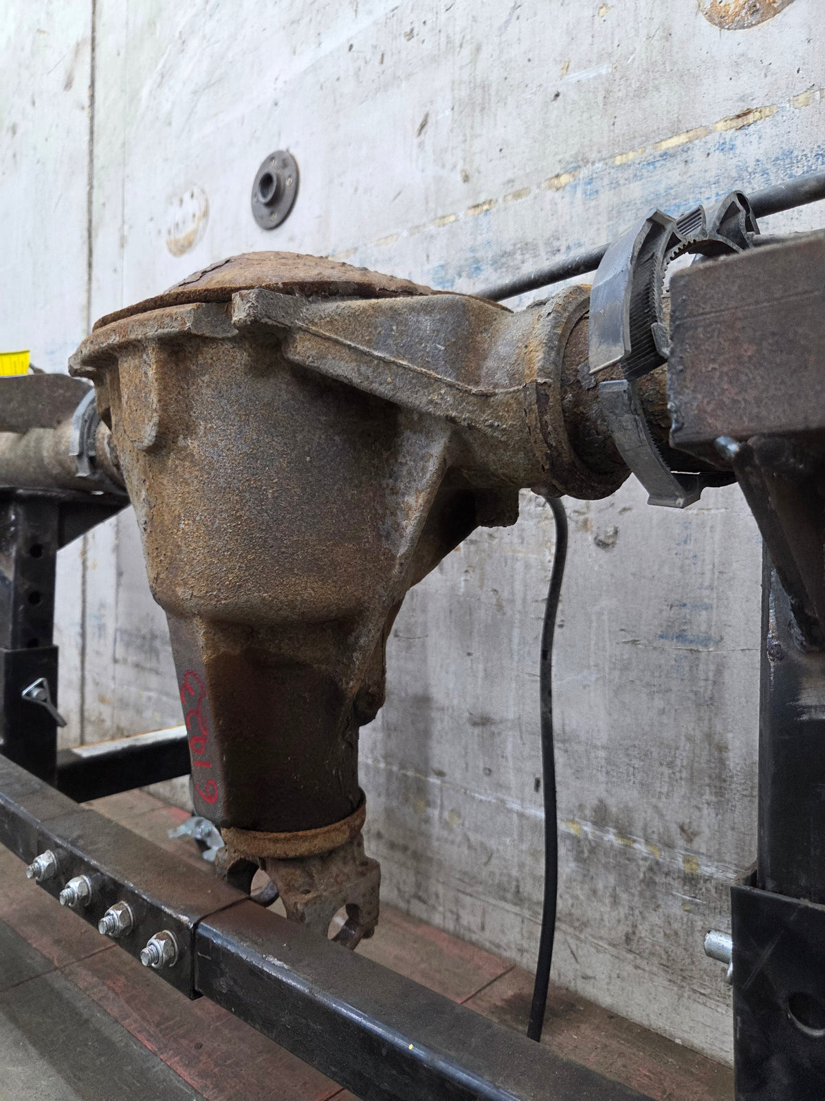 1999-2006 Chevrolet Silverado GMC Sierra 1500 3.23 Rear Axle