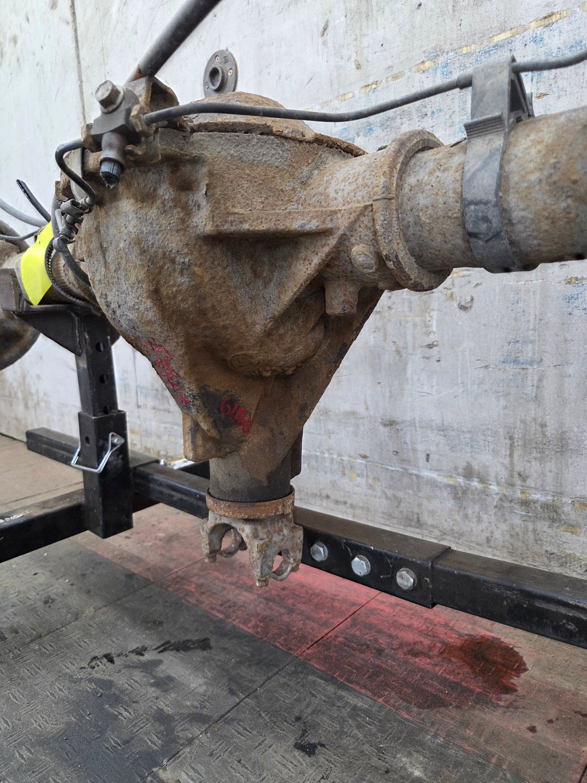 1999-2006 Chevrolet Silverado GMC Sierra 1500 3.23 Rear Axle
