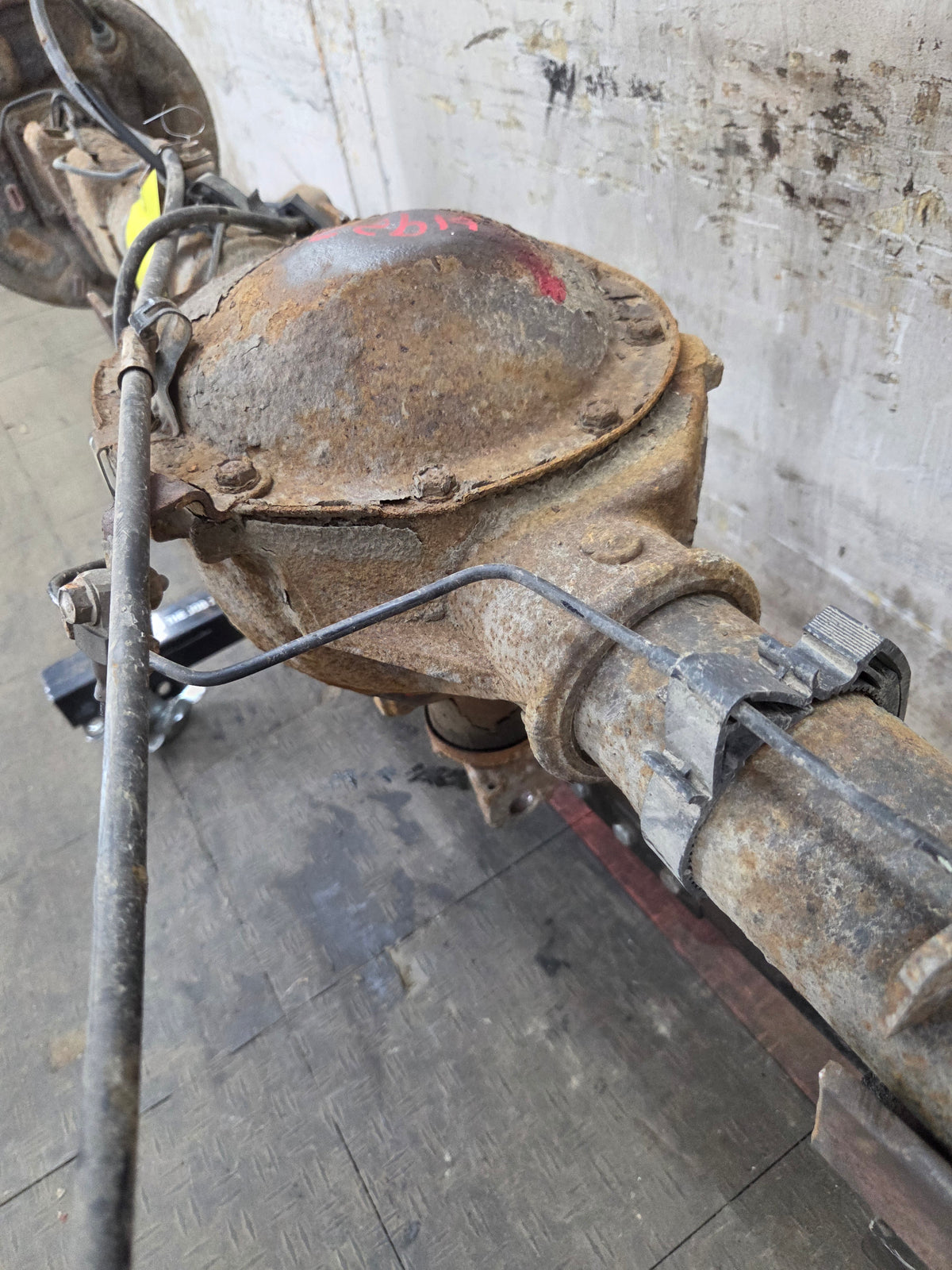 1999-2006 Chevrolet Silverado GMC Sierra 1500 3.23 Rear Axle