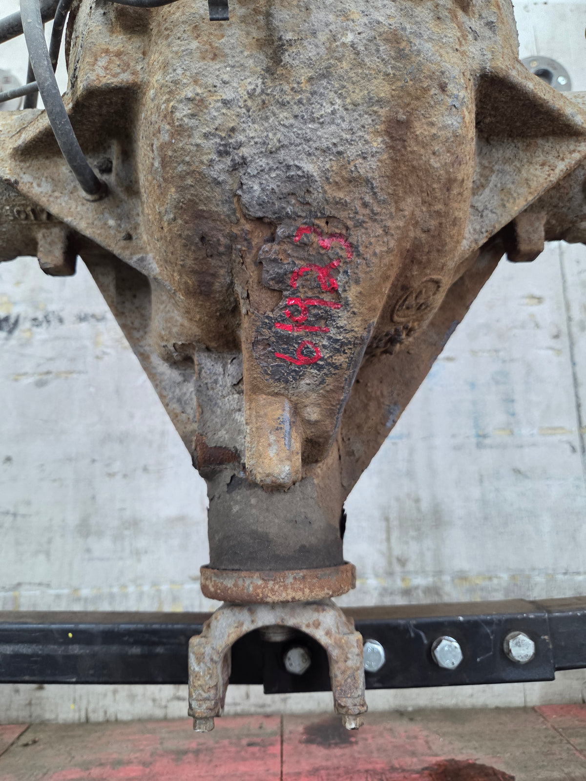 1999-2006 Chevrolet Silverado GMC Sierra 1500 3.23 Rear Axle