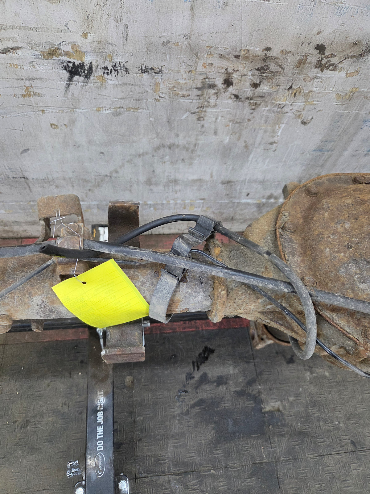1999-2006 Chevrolet Silverado GMC Sierra 1500 3.23 Rear Axle