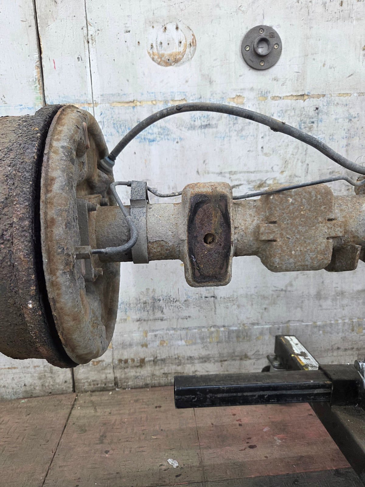 1999-2006 Chevrolet Silverado GMC Sierra 1500 3.23 Rear Axle