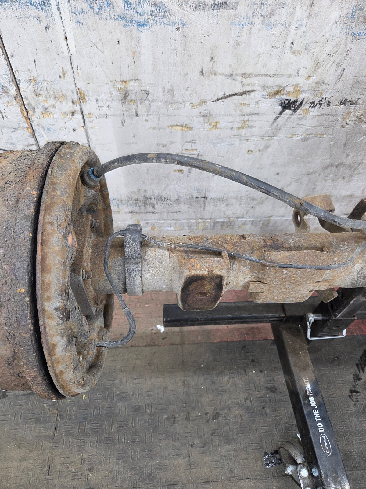 1999-2006 Chevrolet Silverado GMC Sierra 1500 3.23 Rear Axle