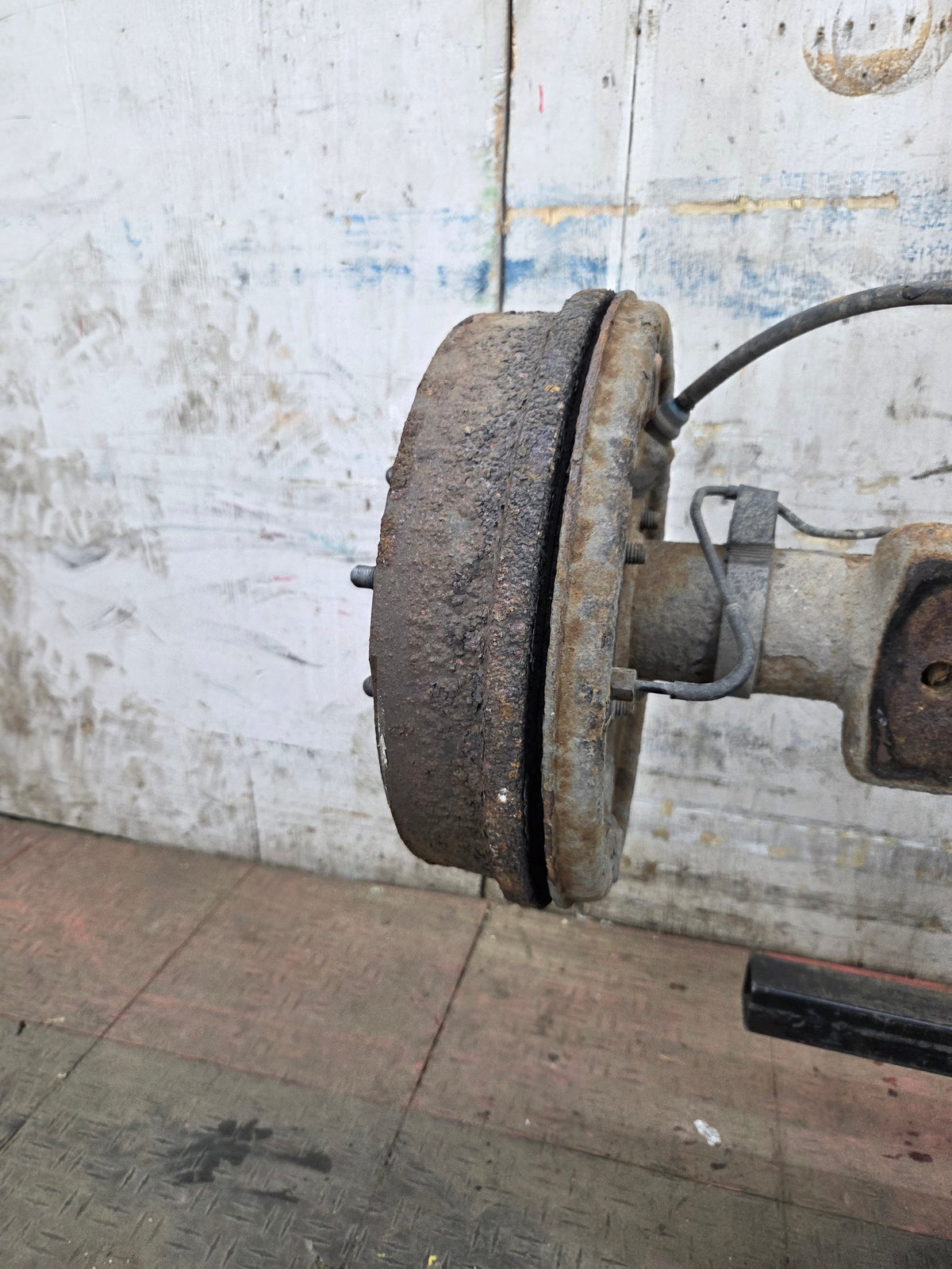 1999-2006 Chevrolet Silverado GMC Sierra 1500 3.23 Rear Axle
