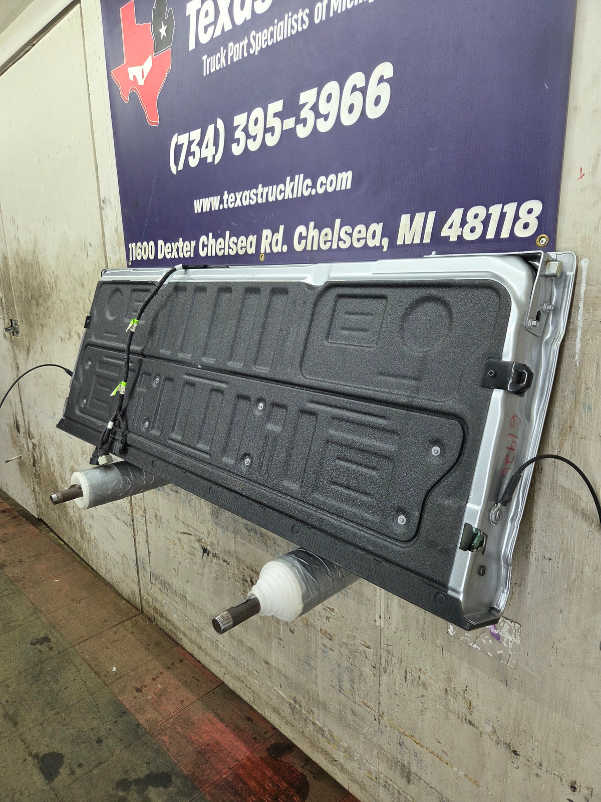2023-2025 Ford F250 F350 F450 F550 Super Duty Tailgate