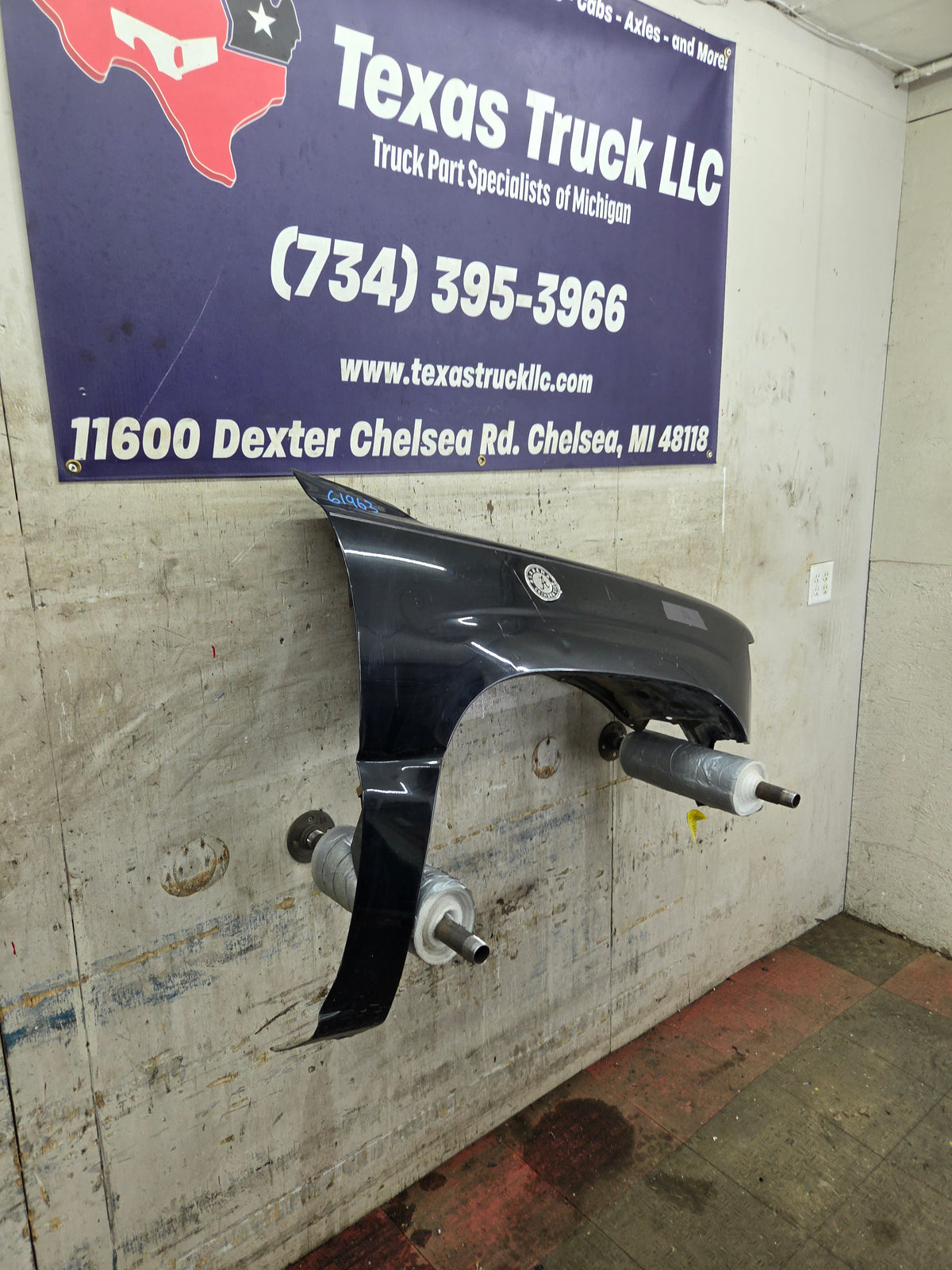 1999-2002 Chevrolet Silverado / Tahoe / Suburban 1500 2500 3500 HD Passenger Front Fender