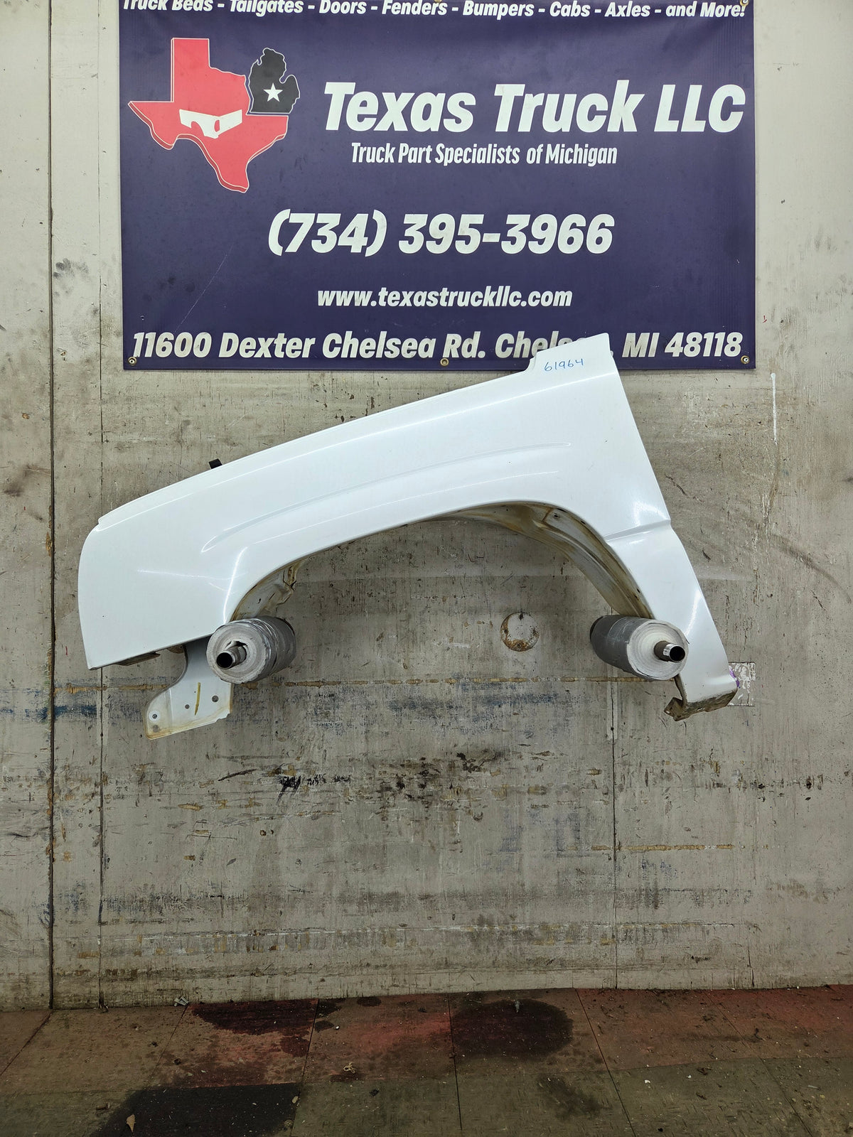 2003-2007 Chevrolet Silverado / Tahoe / Suburban 1500 2500 3500 HD LH Driver Side "Cateye" Front Fender