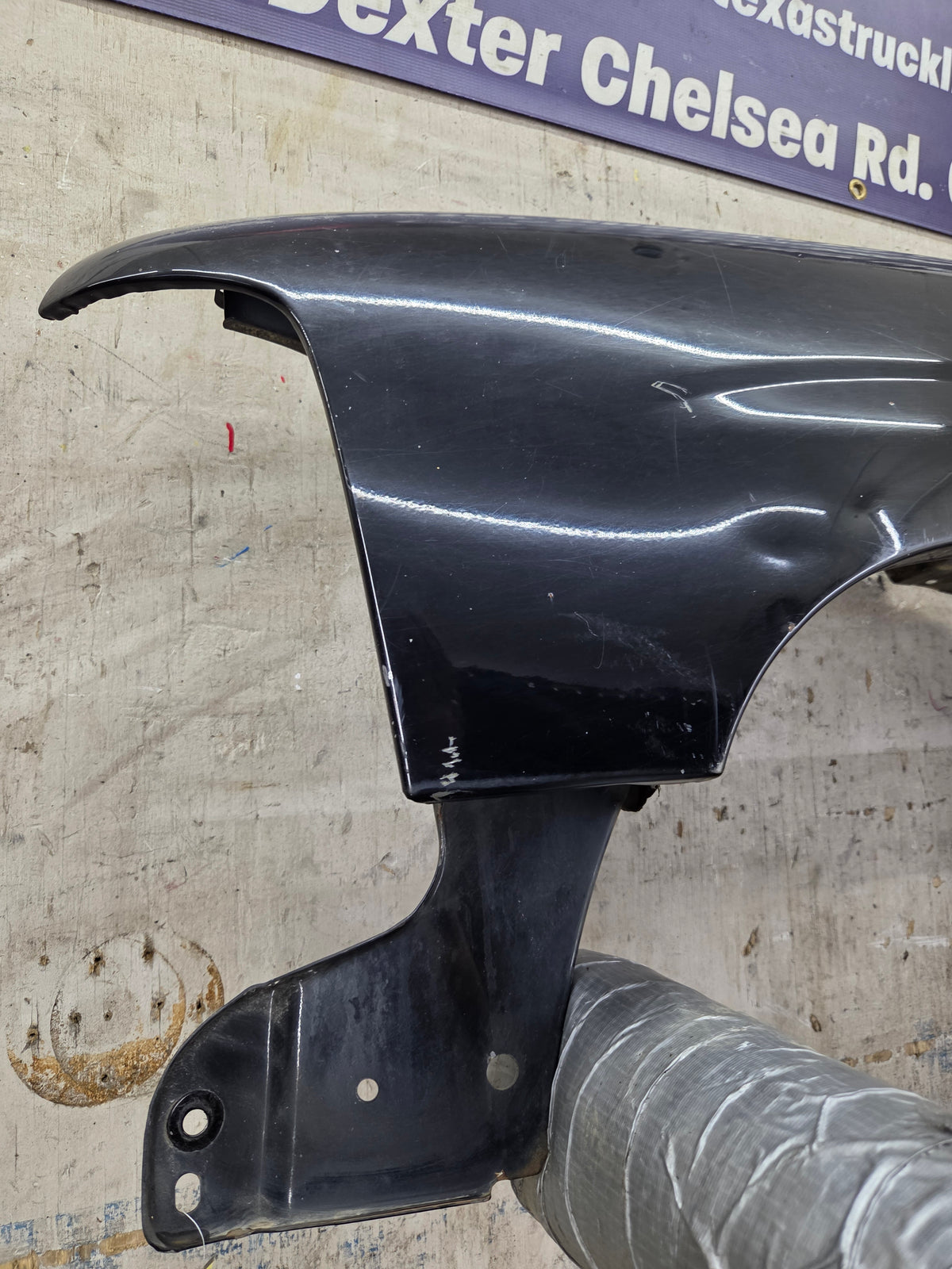 1999-2002 Chevrolet Silverado / Tahoe / Suburban 1500 2500 3500 HD LH Driver Side Front Fender