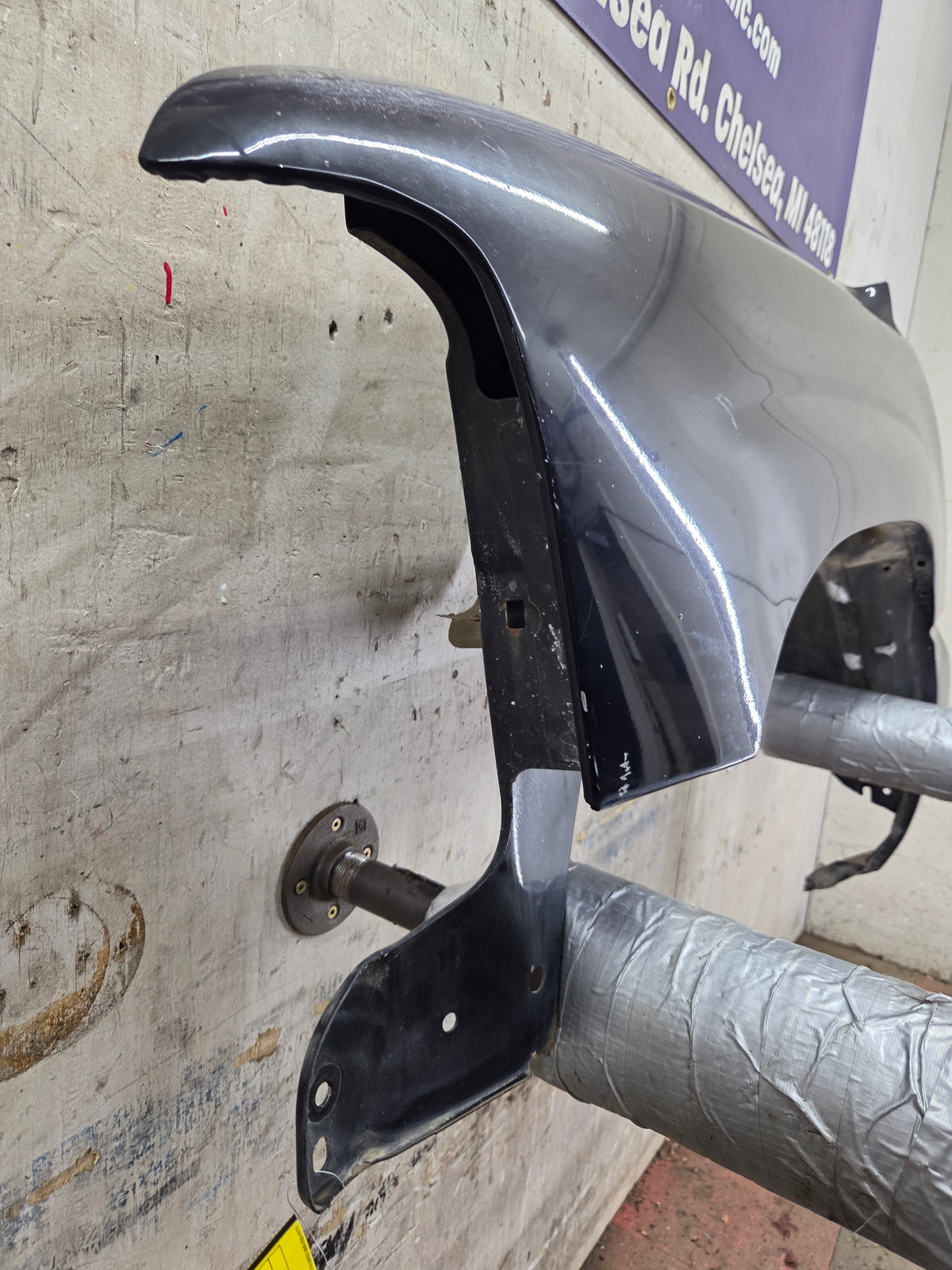 1999-2002 Chevrolet Silverado / Tahoe / Suburban 1500 2500 3500 HD LH Driver Side Front Fender