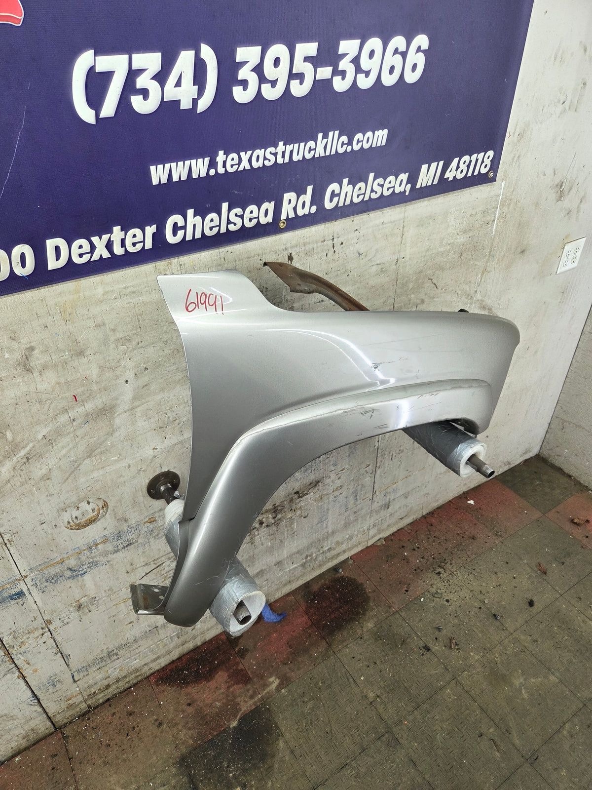 1999-2002 Chevrolet Silverado / Tahoe / Suburban 1500 2500 3500 HD Passenger Front Fender