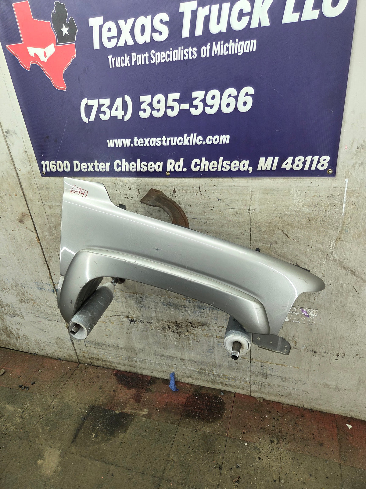 1999-2002 Chevrolet Silverado / Tahoe / Suburban 1500 2500 3500 HD Passenger Front Fender
